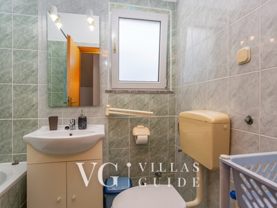 Villa Risika 2 with pool island Krk Kupaonica