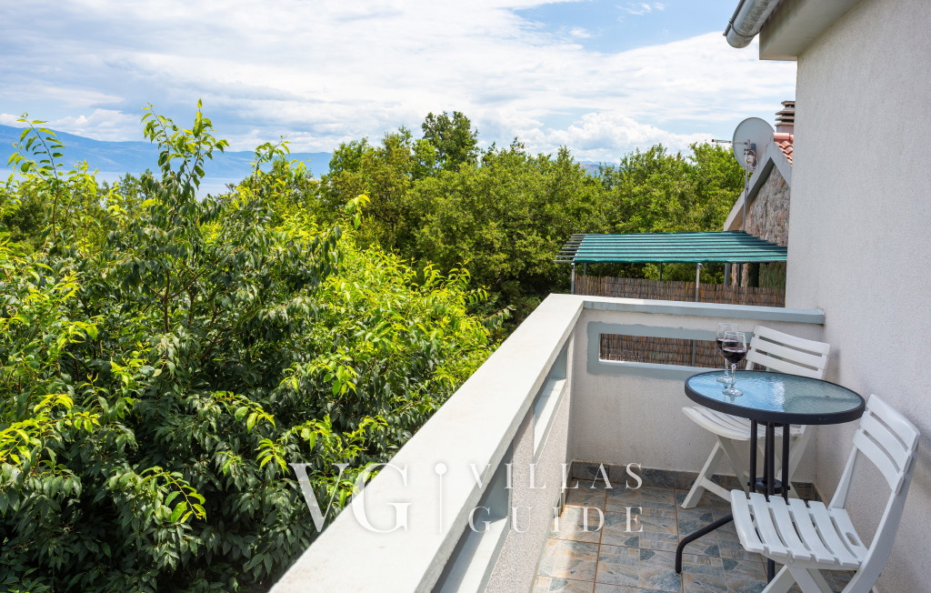 Villa Risika 2 with pool island Krk Dvorište i vanjski dio objekta