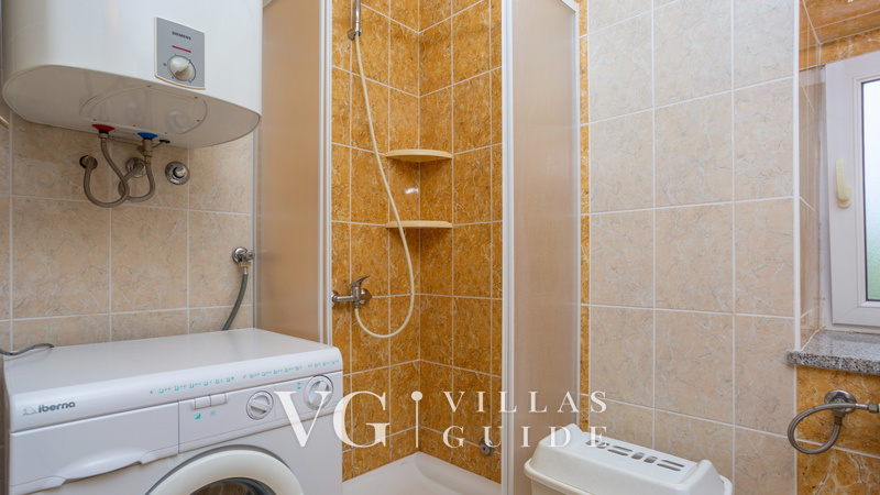 Villa Risika 2 with pool island Krk Kupaonica