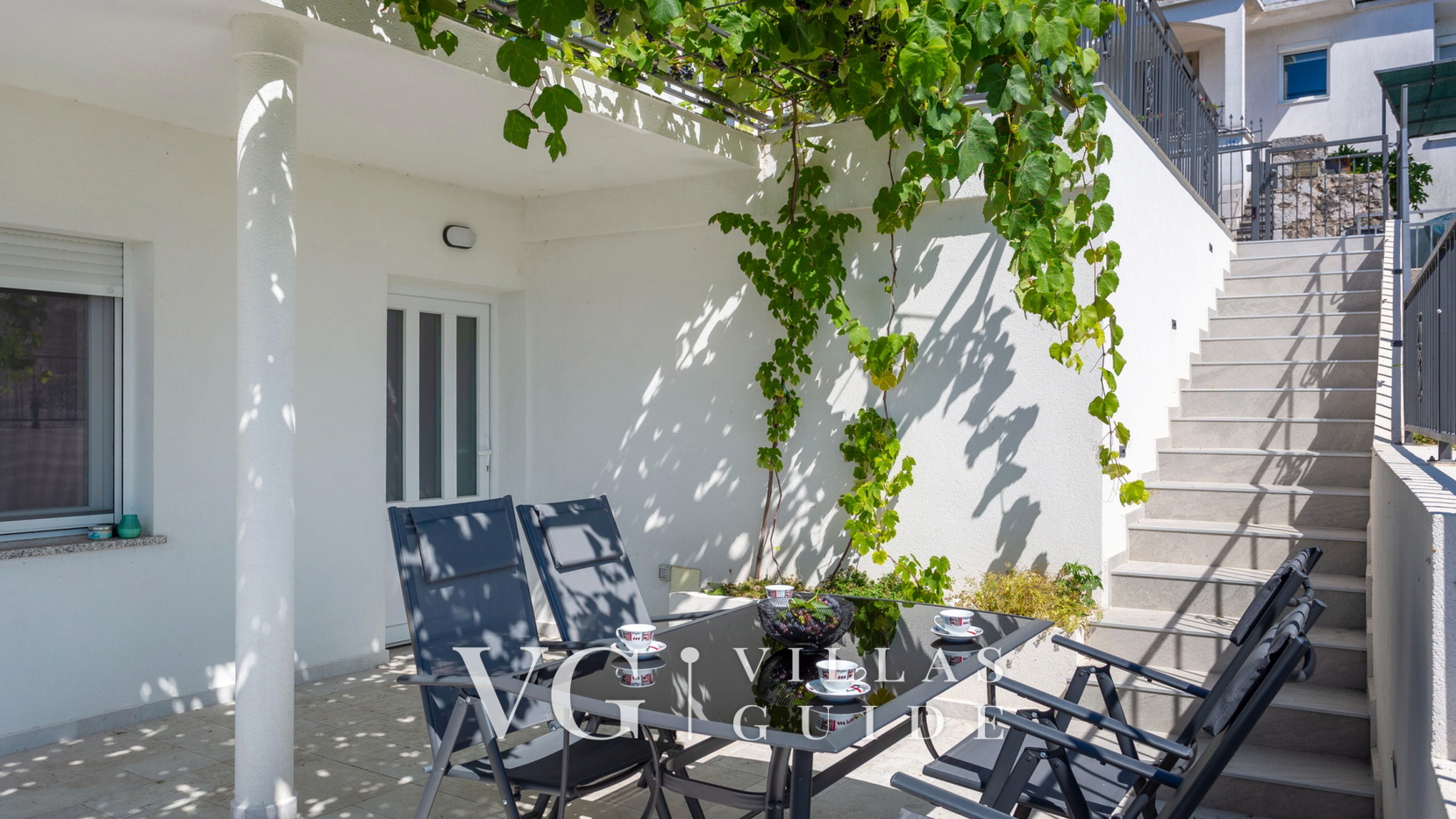 Villa Aristea Crikvenica Dvorište i vanjski dio objekta