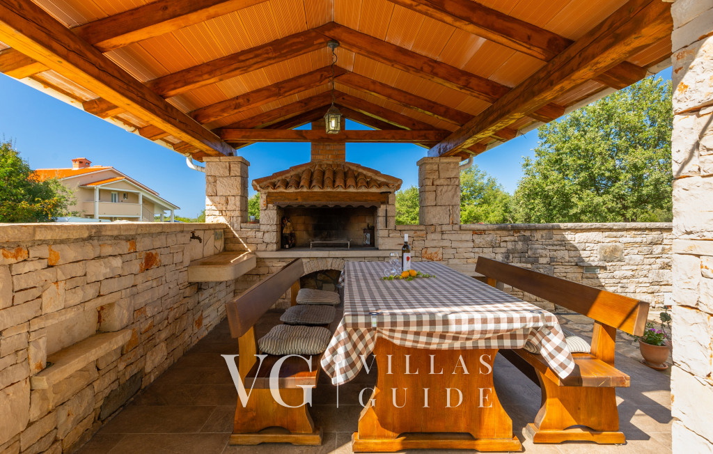 Villa Ulika Garden and property exterior