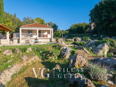 House Rilović Garden and property exterior