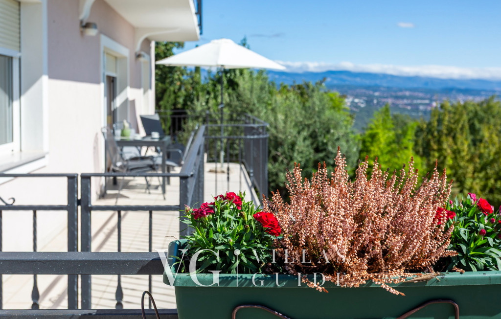 Apartman Šepić - Kvarner View Garden and property exterior