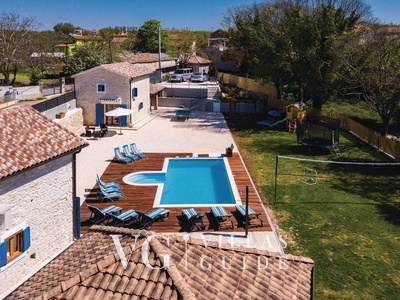 Lukini dvori Piscina