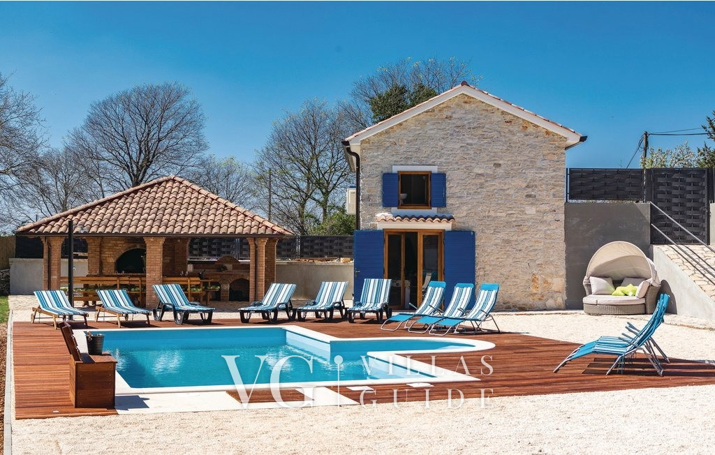 Lukini dvori Piscina