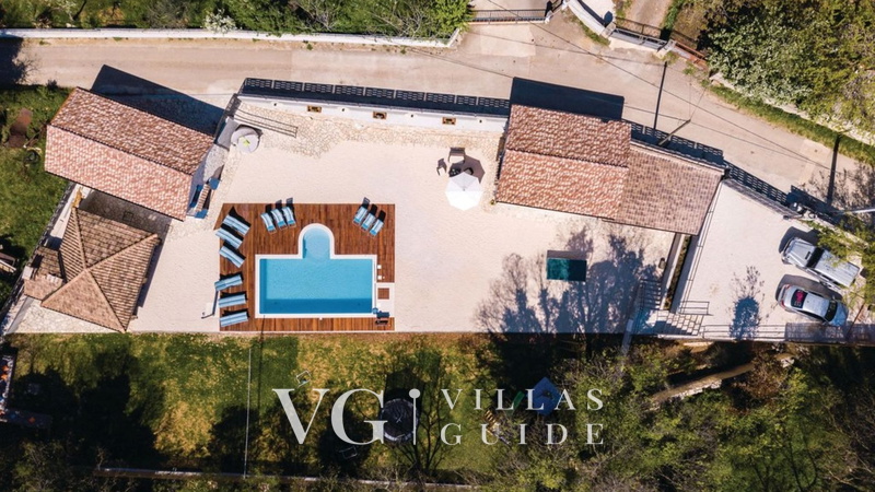 Lukini dvori Garden and property exterior