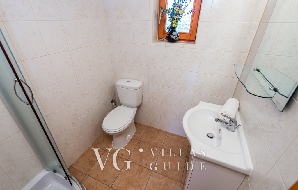 Eko Selo Krš Bathroom