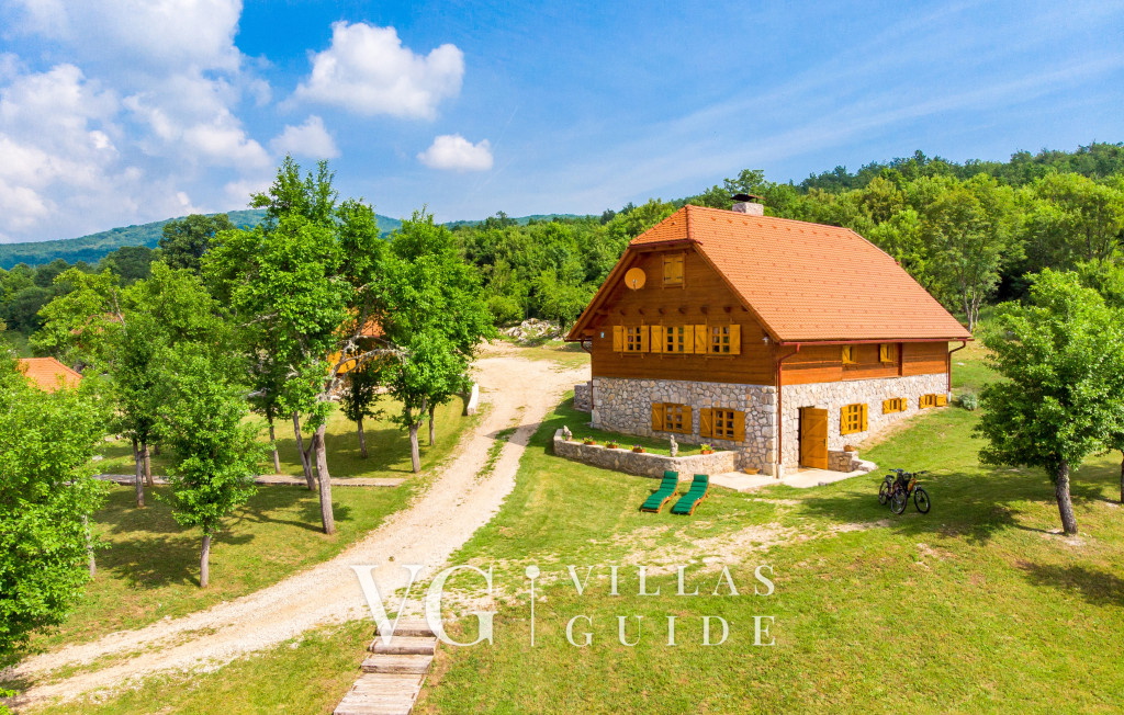 Eko Selo Krš Garden and property exterior