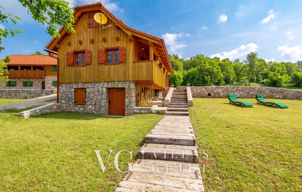 Eko Selo Krš Garden and property exterior