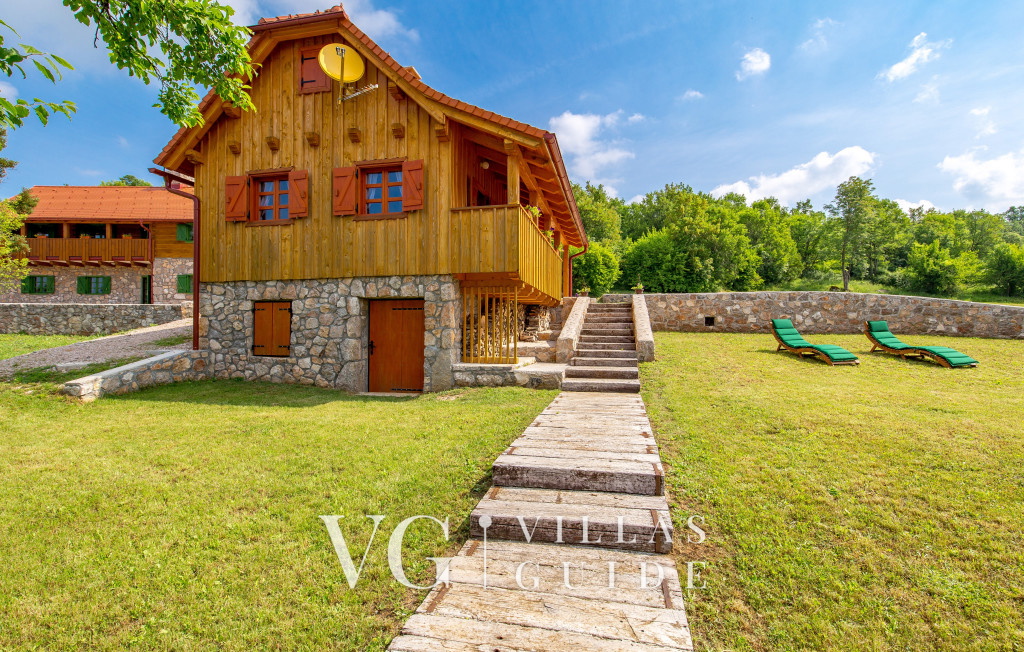 Eko Selo Krš Garden and property exterior