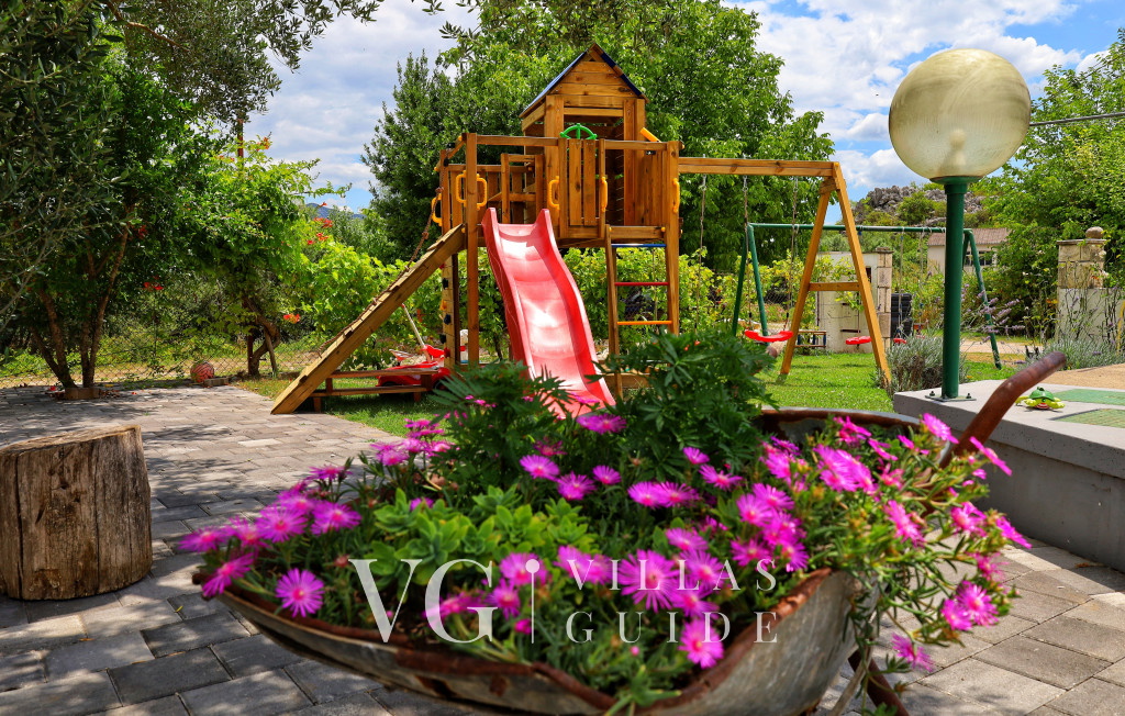 Kuća Toše Garden and property exterior