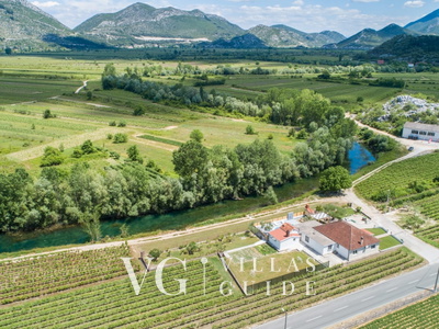 Kuća Toše Garden and property exterior