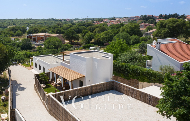 Andresita's  Palace Dvorište i vanjski dio objekta