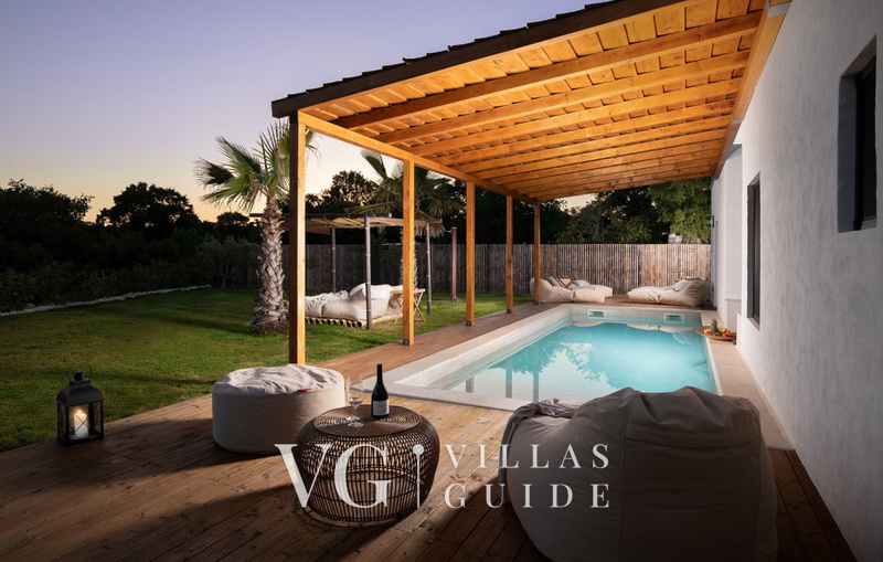 Andresita's  Palace Dvorište i vanjski dio objekta