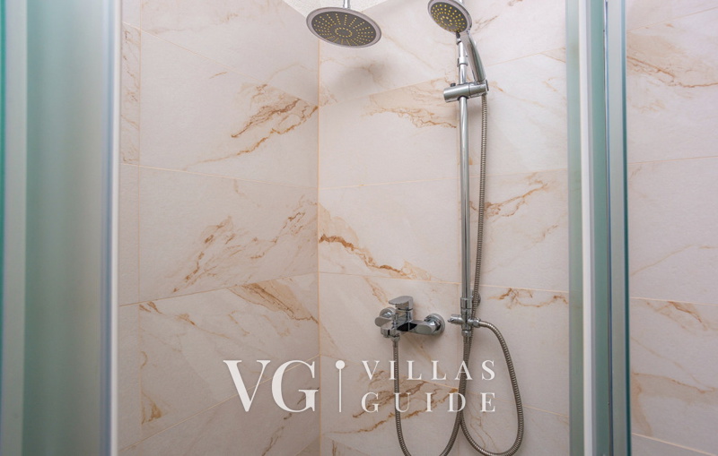 Villa Nina with pool - Kvarner Kupaonica