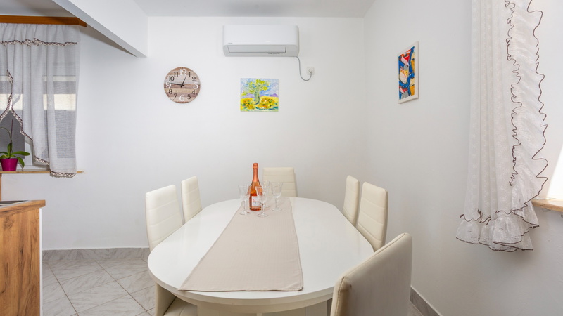 Villa Nina with pool &pet friendly- Novi Vinodolski