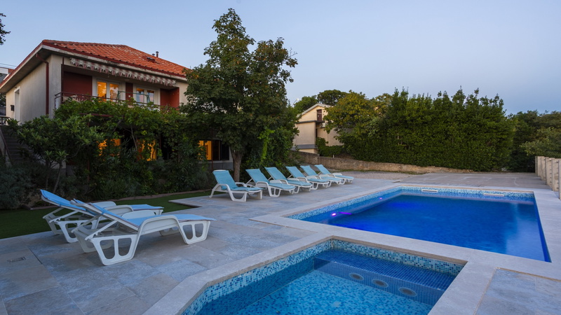 Villa Nina with pool &pet friendly- Novi Vinodolski