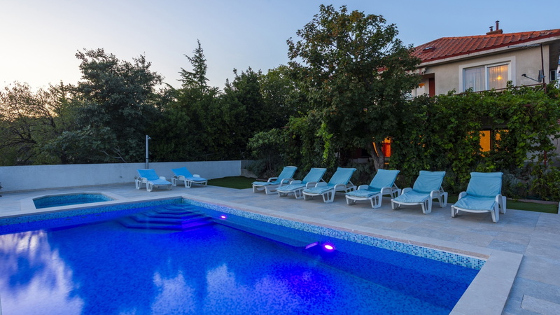 Villa Nina with pool &pet friendly- Novi Vinodolski