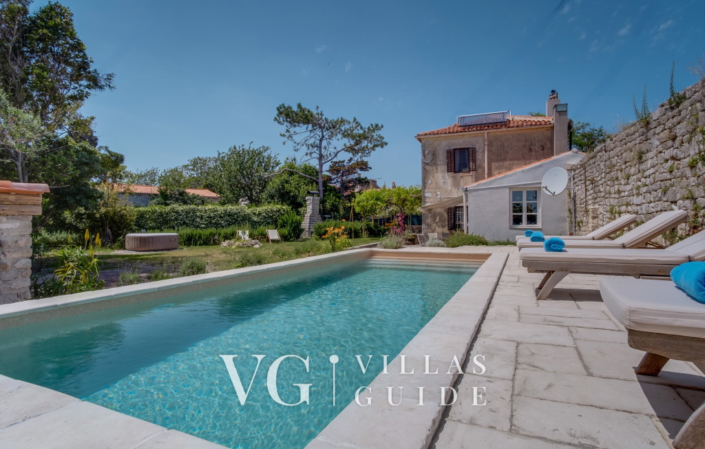 Villa Palazzo Limone with pool Mali Lošinj