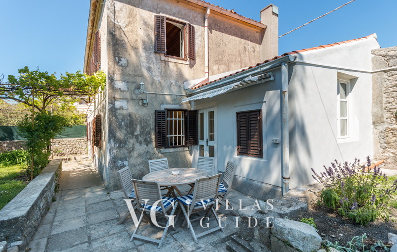 Villa Palazzo Limone with pool Mali Lošinj Garden and property exterior
