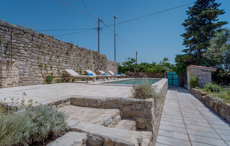 Villa Palazzo Limone with pool Mali Lošinj