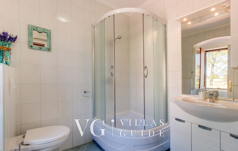 Villa Palazzo Limone with pool Mali Lošinj Bathroom