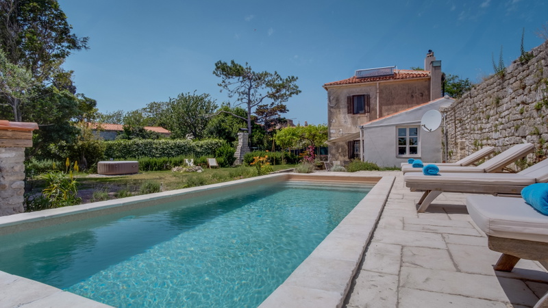 Villa Palazzo Limone with pool Mali Lošinj
