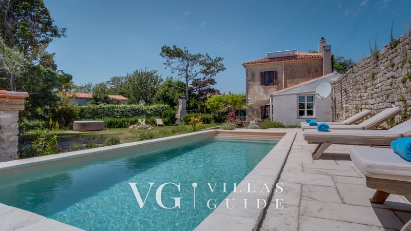 Villa Palazzo Limone with pool Mali Lošinj