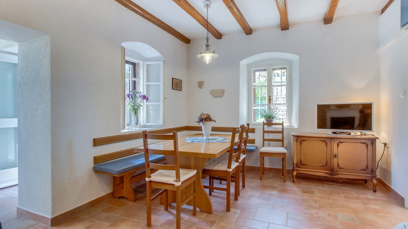 Villa Palazzo Limone with pool Mali Lošinj