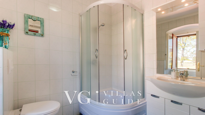 Villa Palazzo Limone with pool Mali Lošinj Kupaonica