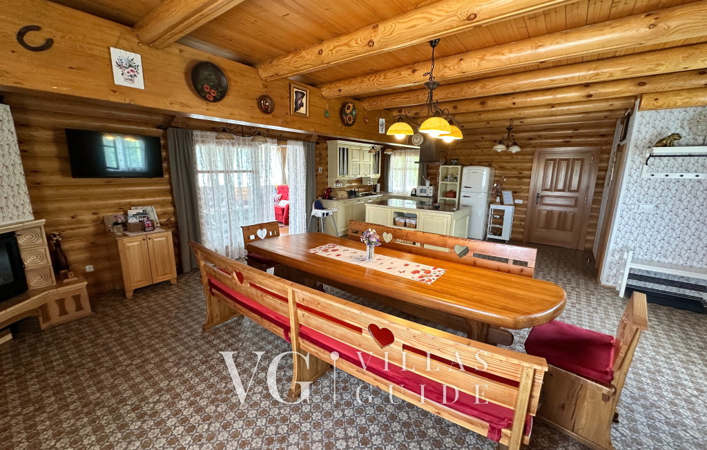 Villa Pine Log Cucina