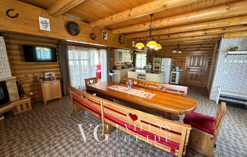 Villa Pine Log Cucina