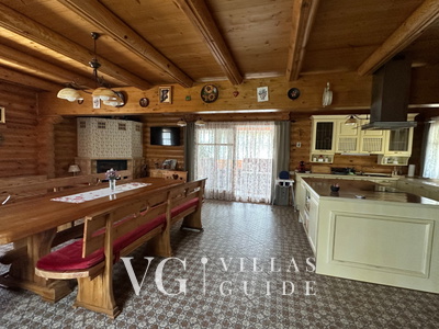 Villa Pine Log Cucina