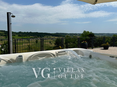 Villa Pine Log wellness