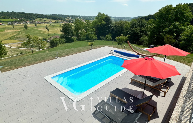 Villa Pine Log Piscina