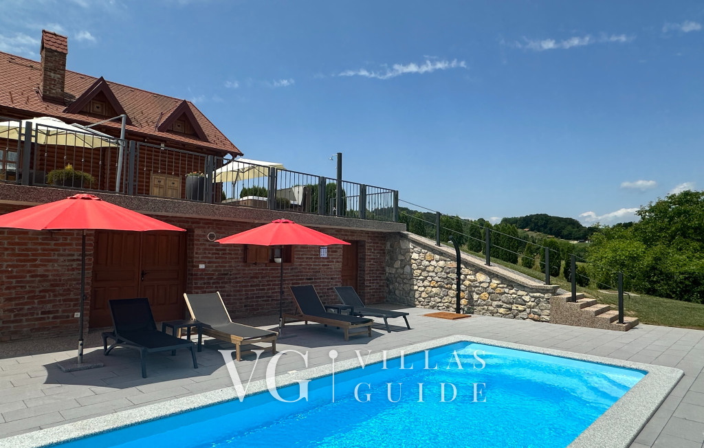 Villa Pine Log Piscina