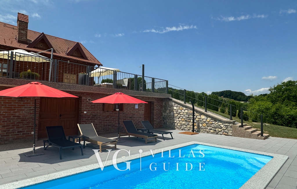 Villa Pine Log Piscina