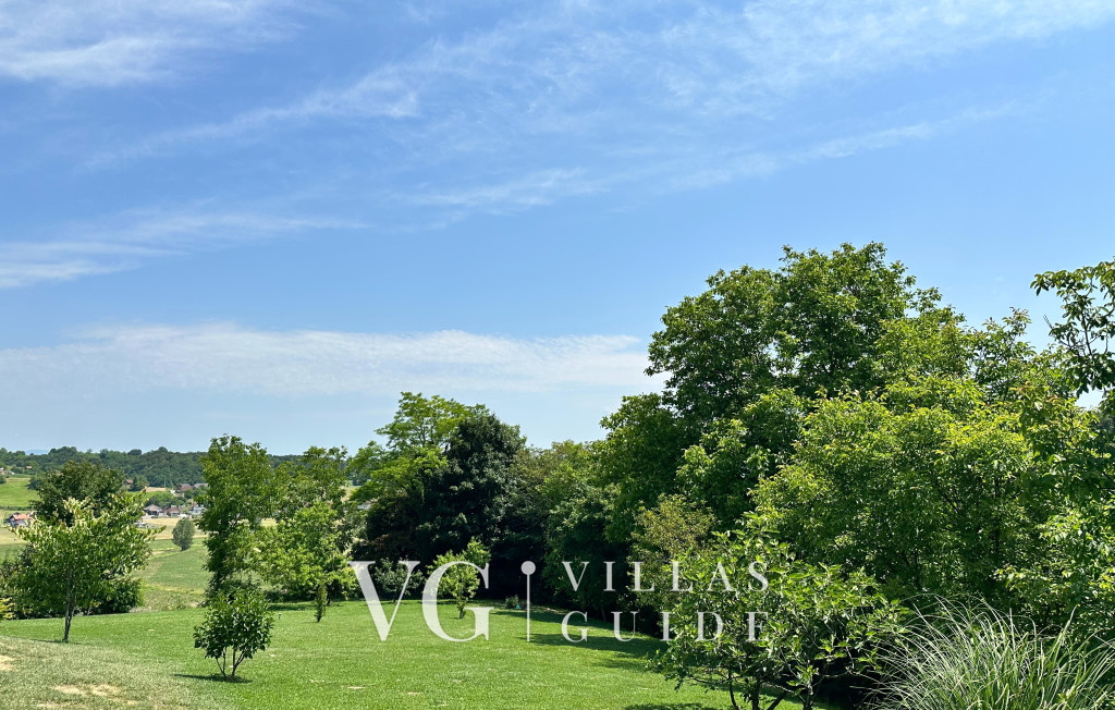 Villa Pine Log Microposizione