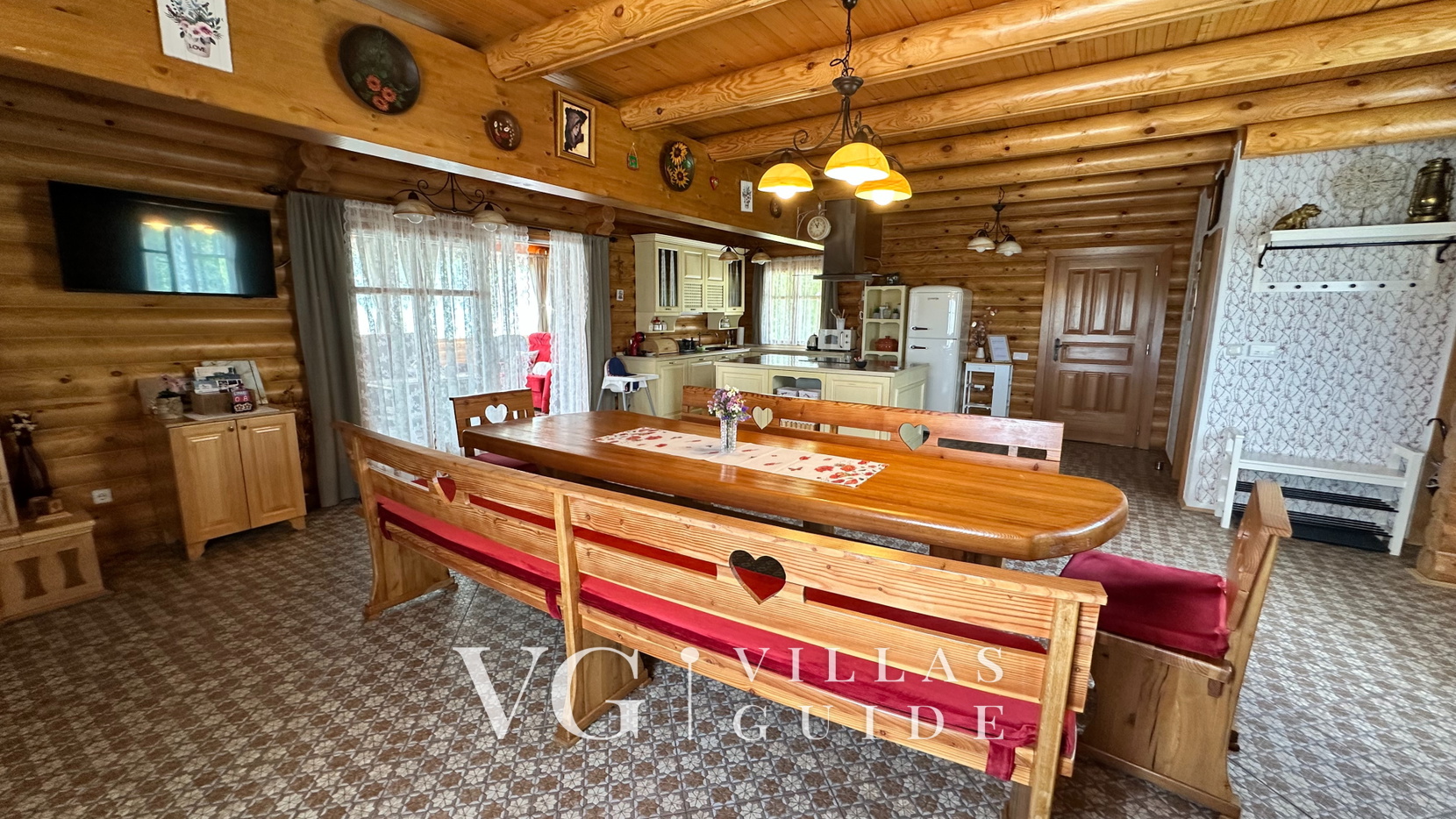 Villa Pine Log Kitchen