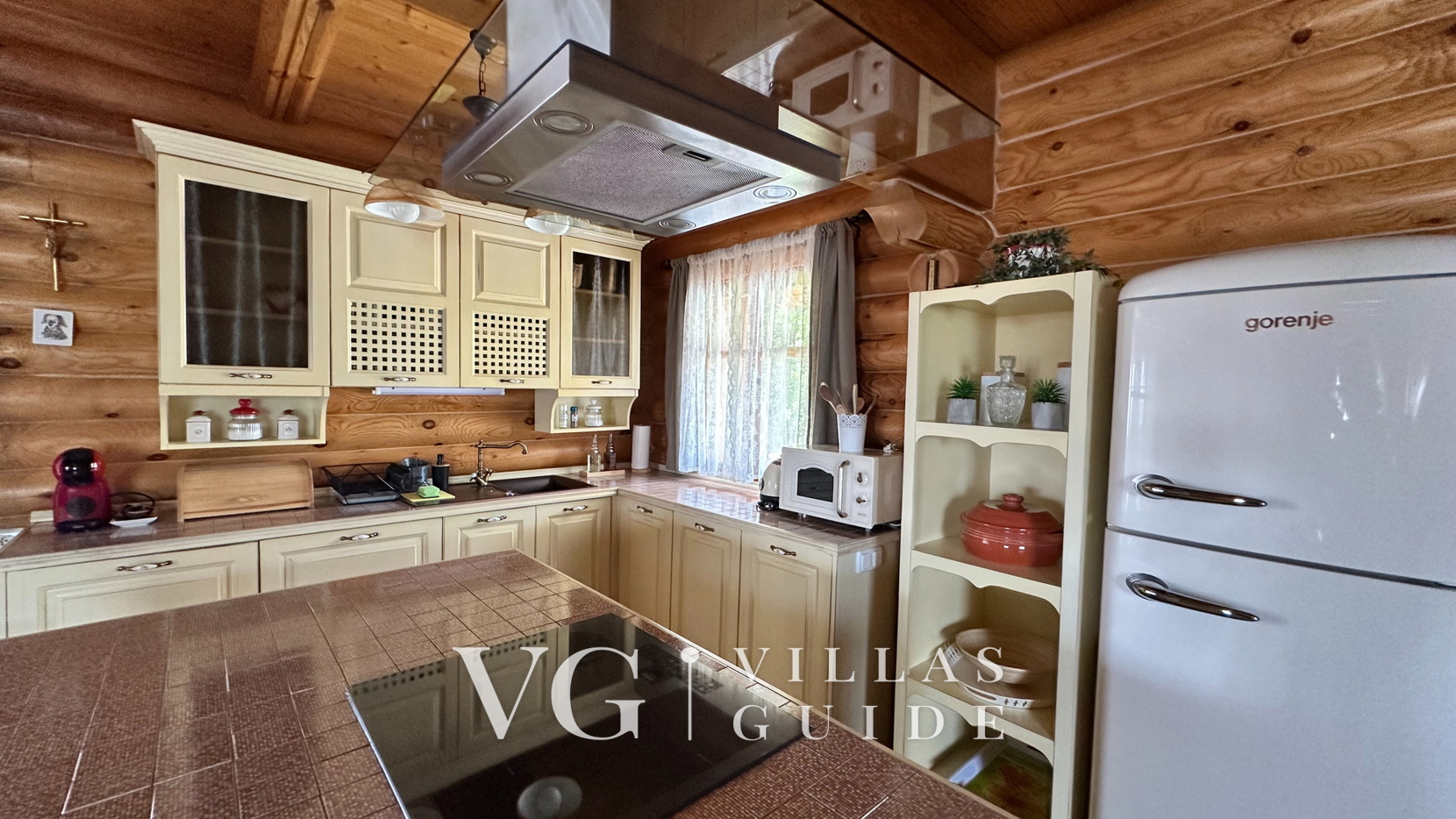 Villa Pine Log Kitchen