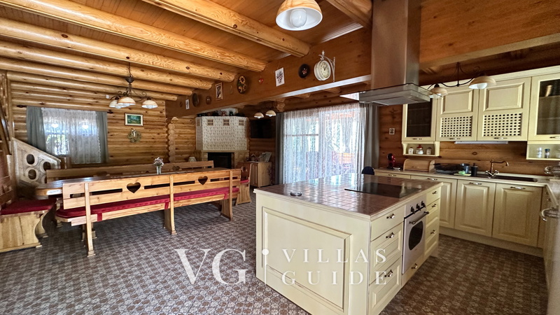 Villa Pine Log Kitchen