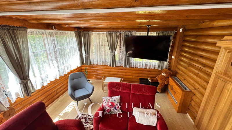 Villa Pine Log Living room