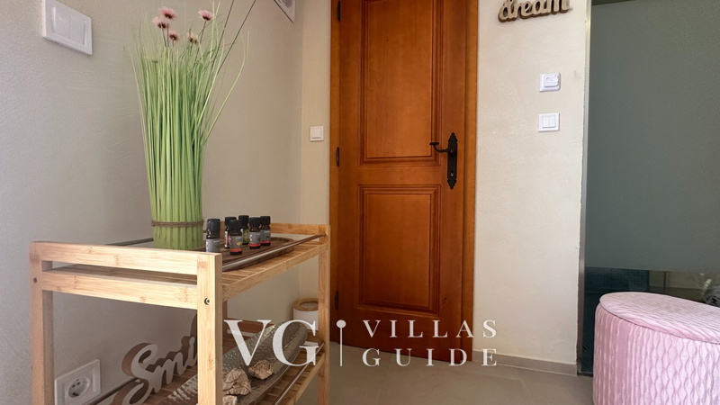 Villa Pine Log Other