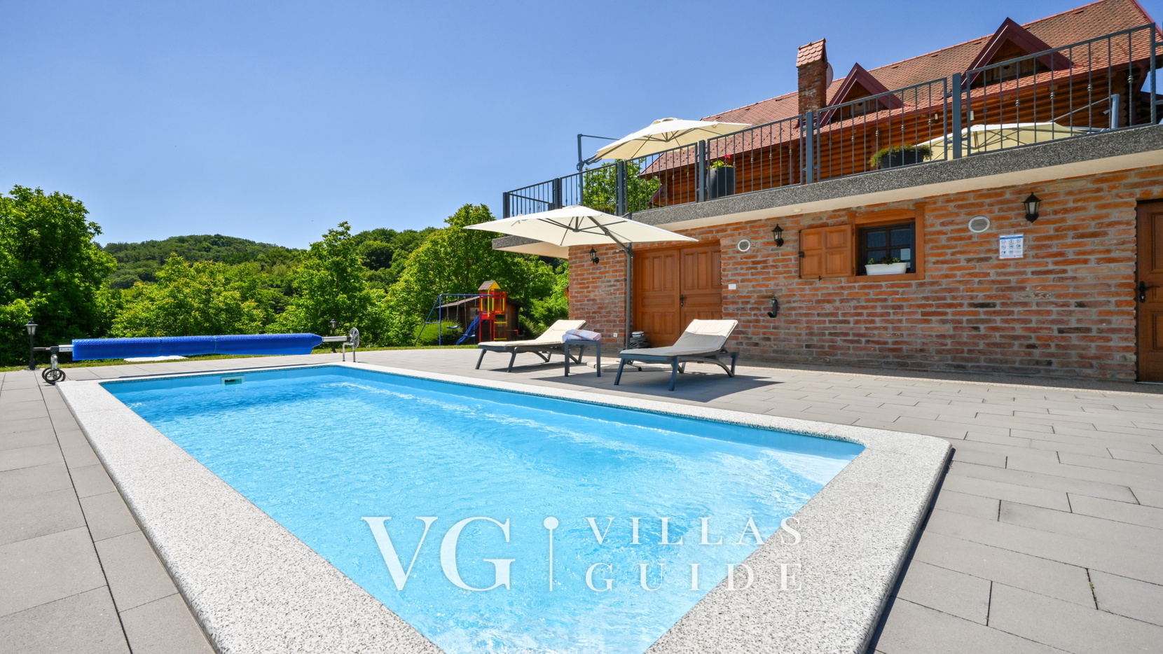 Villa Pine Log Pool