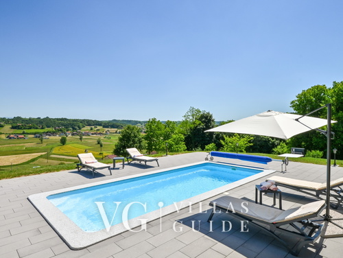 Villa Pine Log