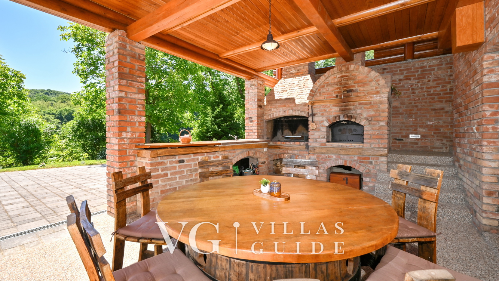 Villa Pine Log Additional content
