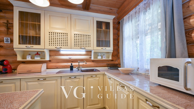 Villa Pine Log Kitchen