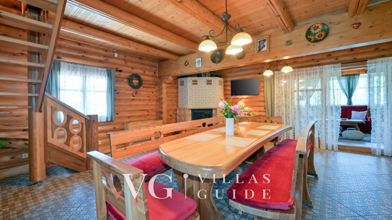 Villa Pine Log Kitchen