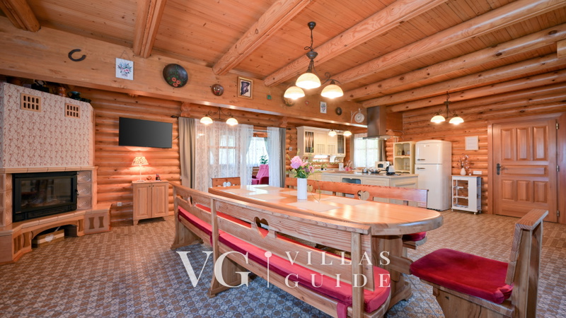 Villa Pine Log Kitchen