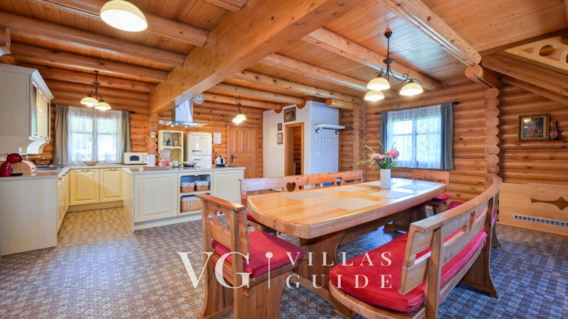 Villa Pine Log Kitchen